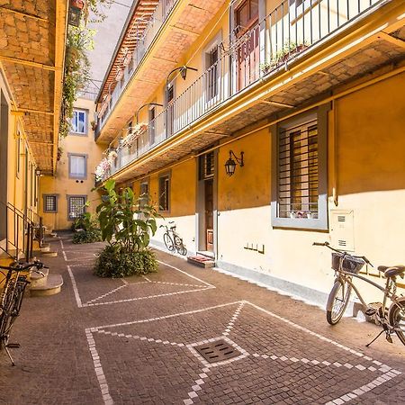 Campo De' Fiori Stylish White Apartment Rome Exterior photo